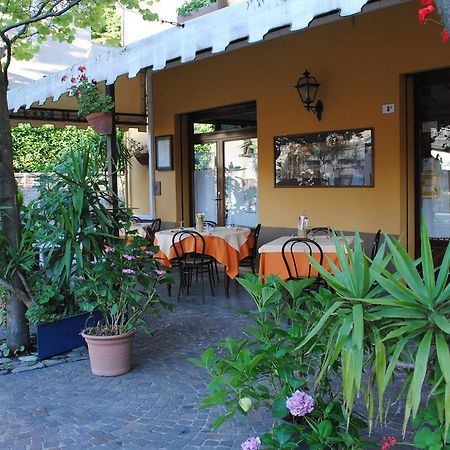 Hotel La Lanterna Di Guiglia Extérieur photo