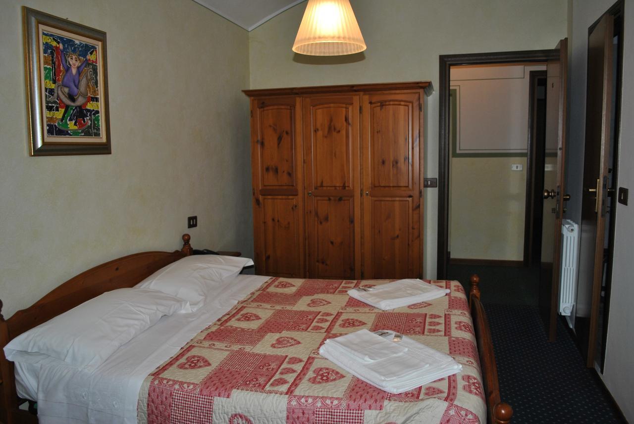 Hotel La Lanterna Di Guiglia Extérieur photo