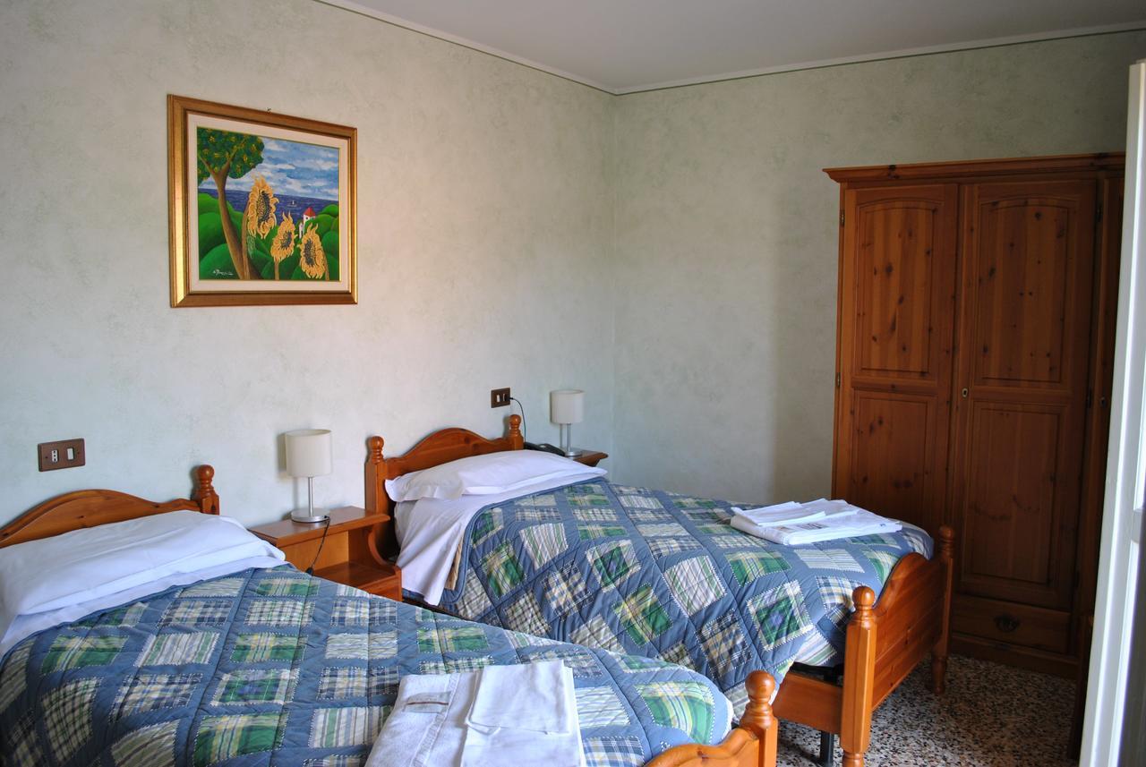 Hotel La Lanterna Di Guiglia Extérieur photo