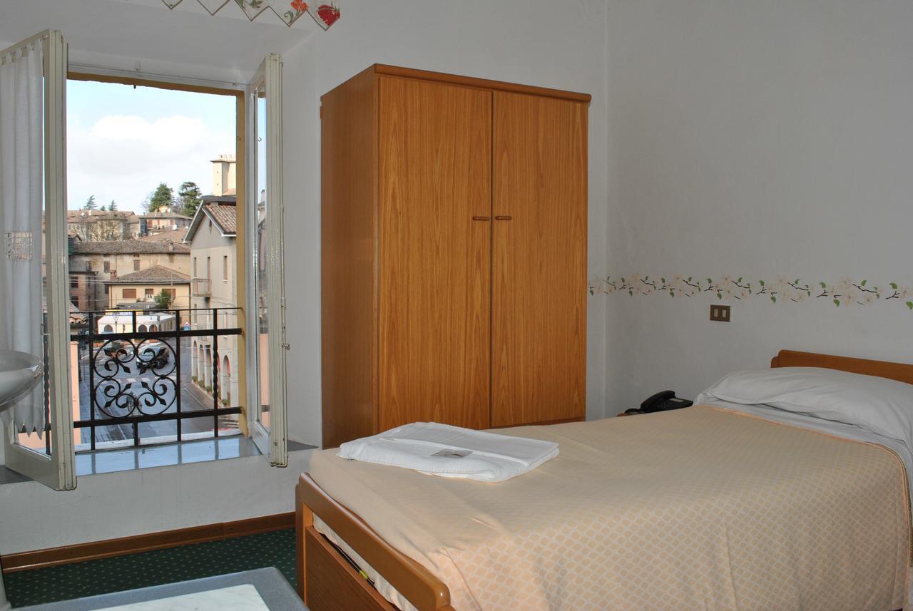 Hotel La Lanterna Di Guiglia Extérieur photo